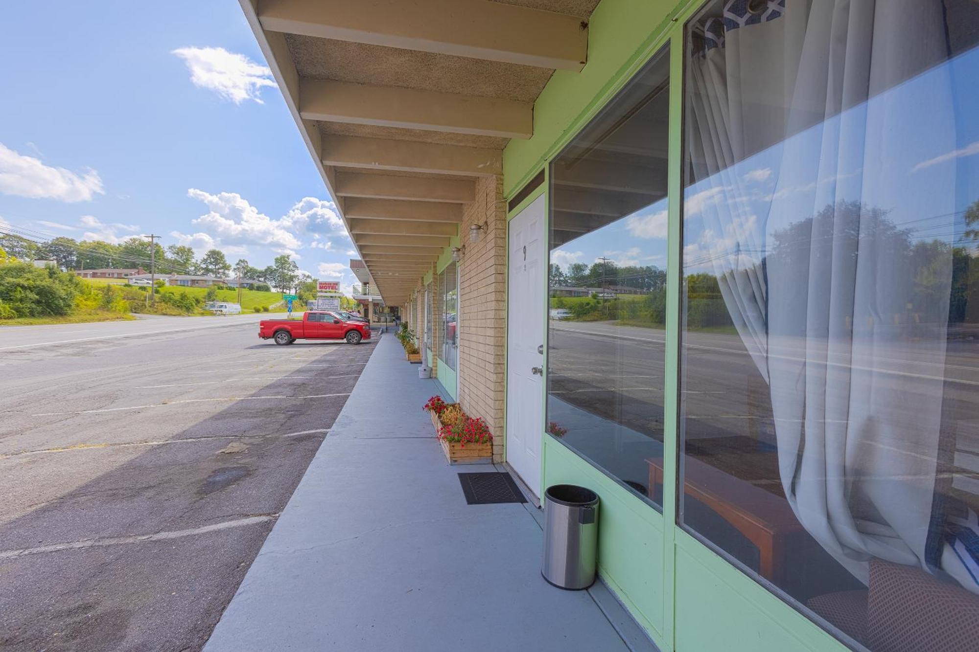 Sonrise Lincoln Hwy By Oyo 2*
